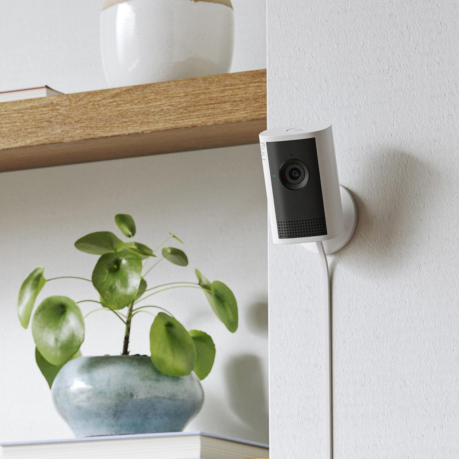 indoor cam plus mit retinal 2k